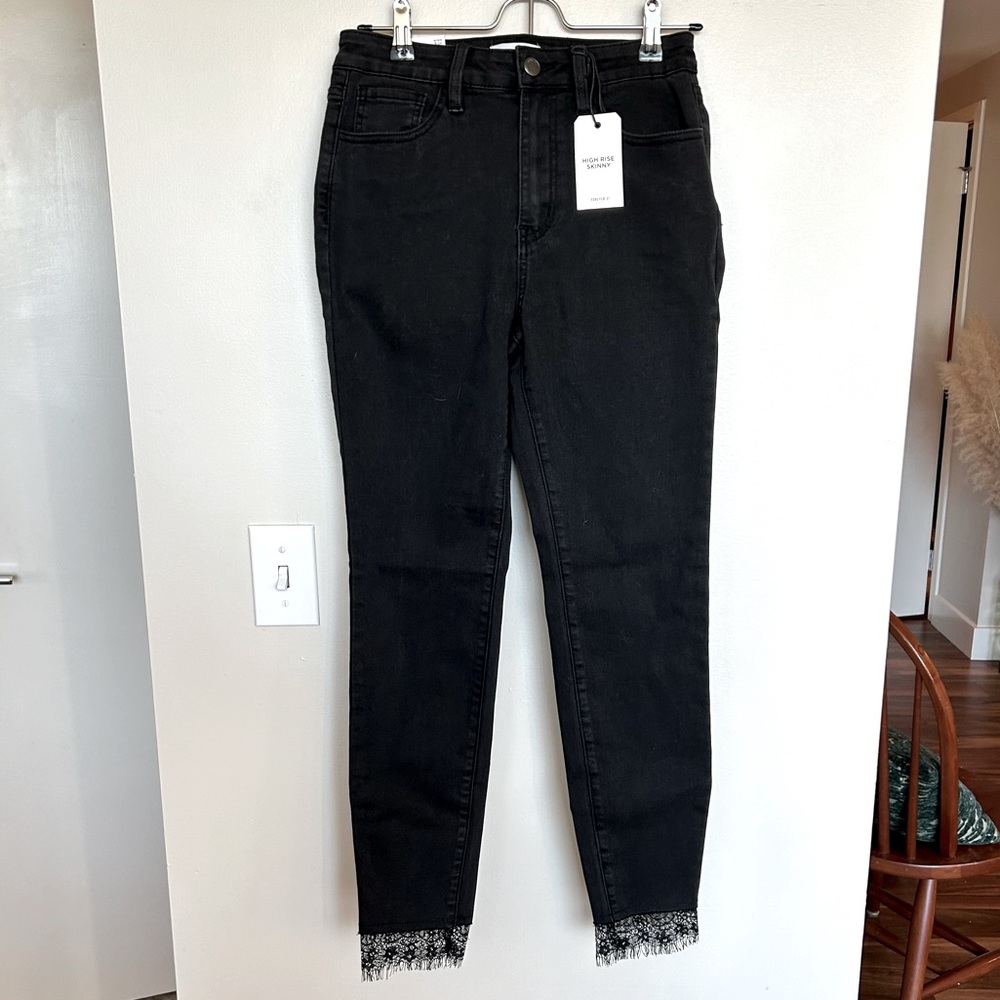 Lace Ankle Black Jean